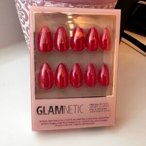 Glamnetic Red Flag Press-On Nails